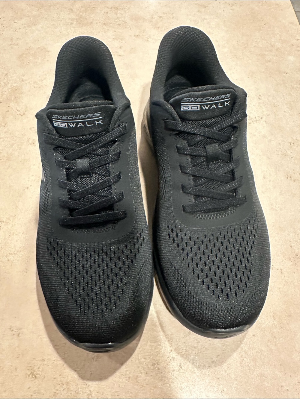 Skechers GOwalk women’s Black Knit Sneakers wide size 7